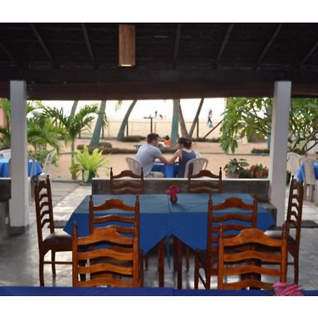 Star Beach Guest House Negombo Exterior foto