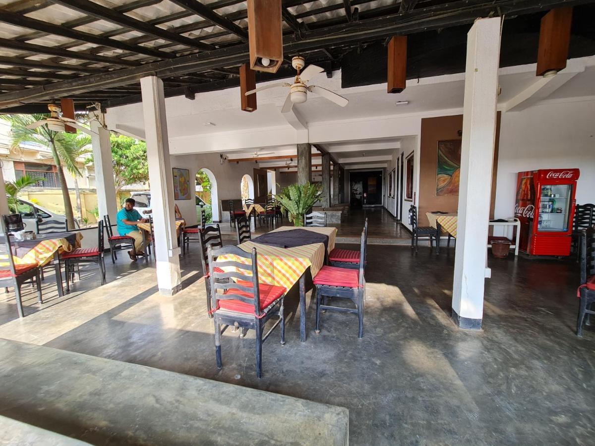 Star Beach Guest House Negombo Exterior foto