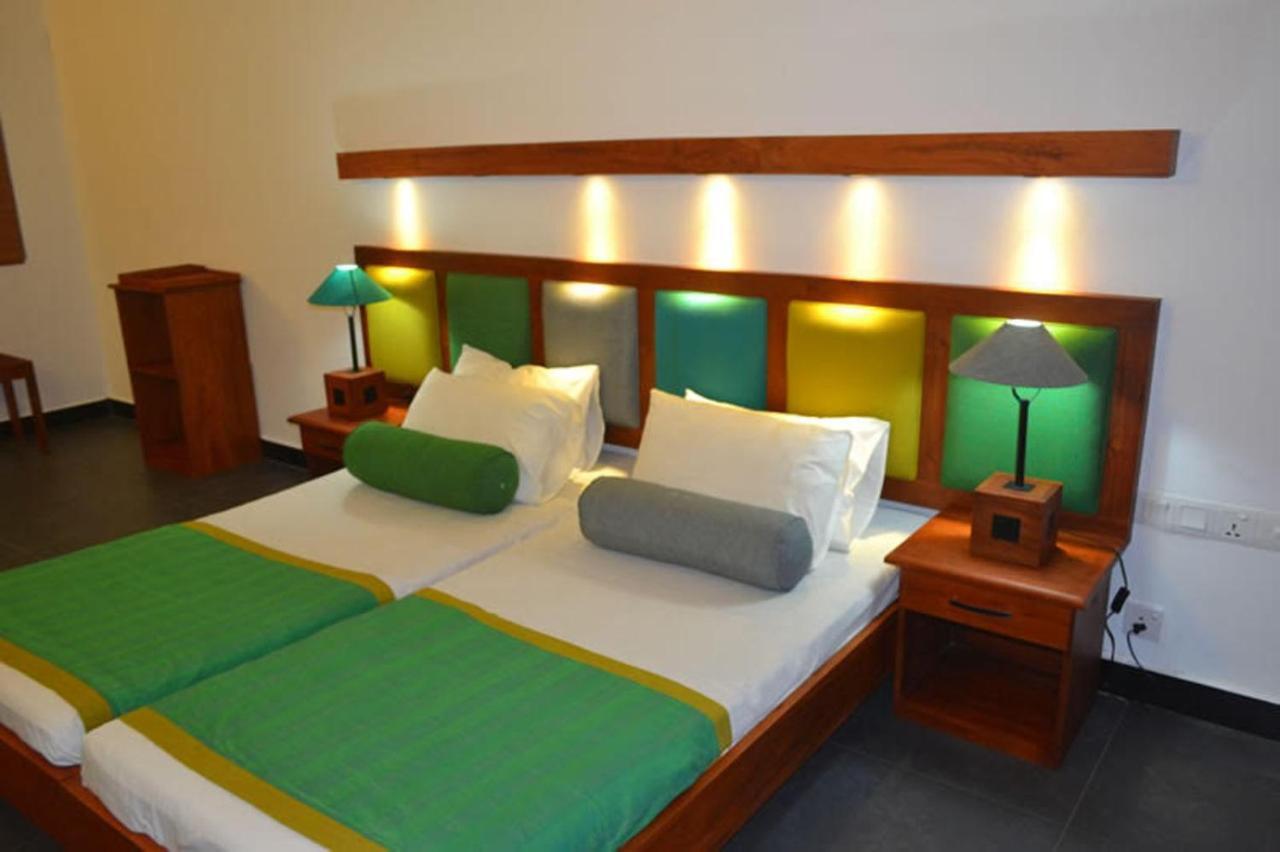Star Beach Guest House Negombo Exterior foto