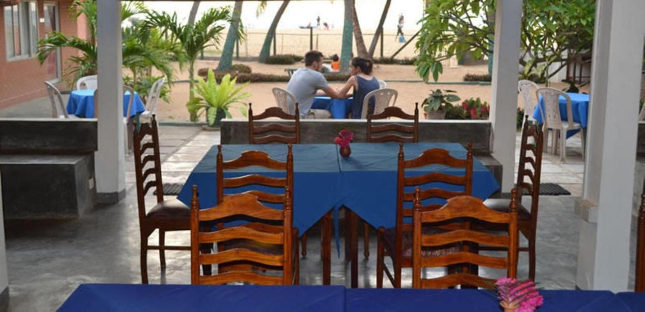 Star Beach Guest House Negombo Exterior foto